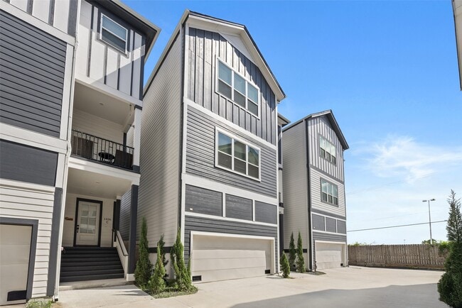 Building Photo - 1406 W 21st St