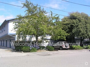 Building Photo - 15636 Usher St