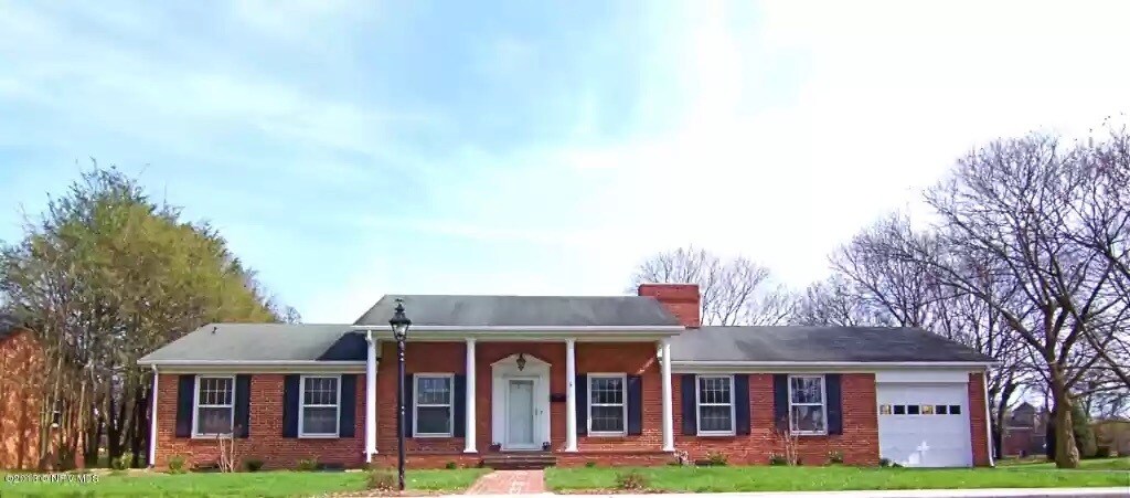 Primary Photo - 205 Airport Rd