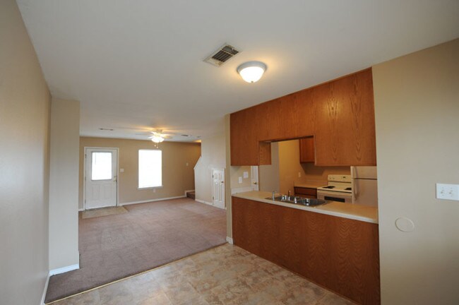 Foto del edificio - 14855 Angela Drive