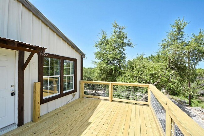 Foto del edificio - 1155 Farm To Market Rd 2722