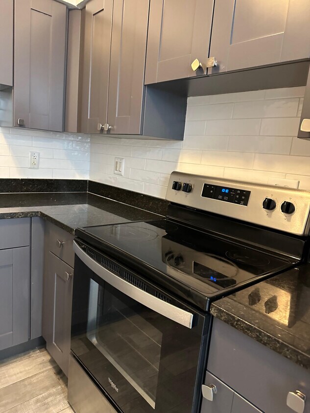 Foto principal - 3825 N Pine Grove Ave