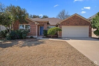 Building Photo - 1915 Hollow Ridge Dr