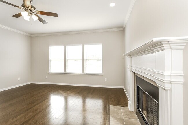 Building Photo - 2101 Lake Vista Drive
