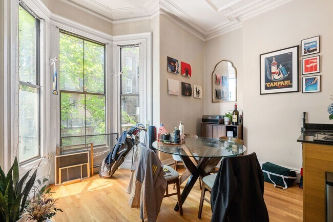 Foto del edificio - 182 W Brookline St