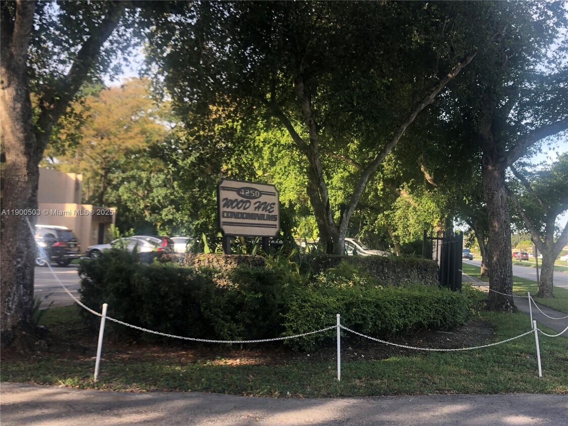Primary Photo - 4231 NW 19th St