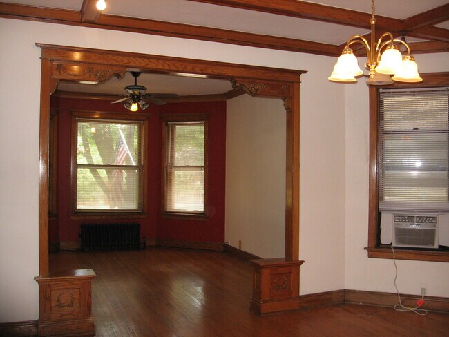 Building Photo - 4120 N Ashland Ave
