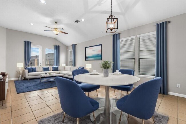 Foto del edificio - 4315 Foster Gardens Ln