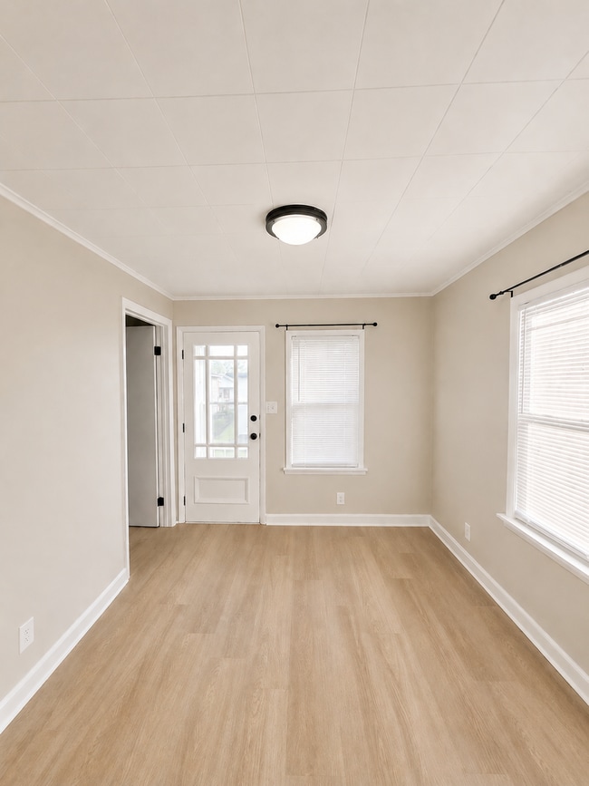 Building Photo - 186 W 44th St
