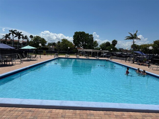 Foto del edificio - 501 Three Islands Boulevard