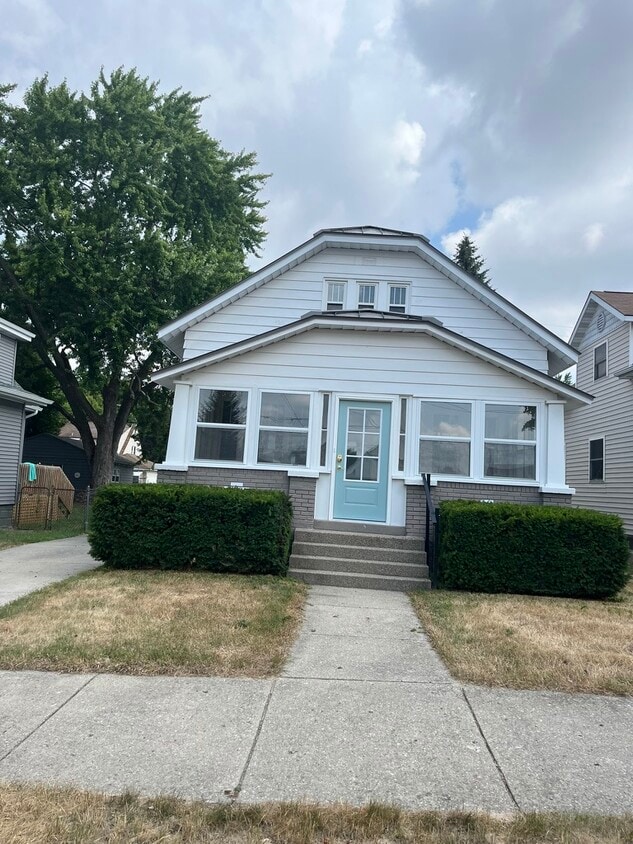 Foto principal - 1031 Veto St NW