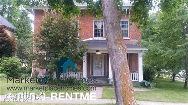 Primary Photo - 121 W Main St