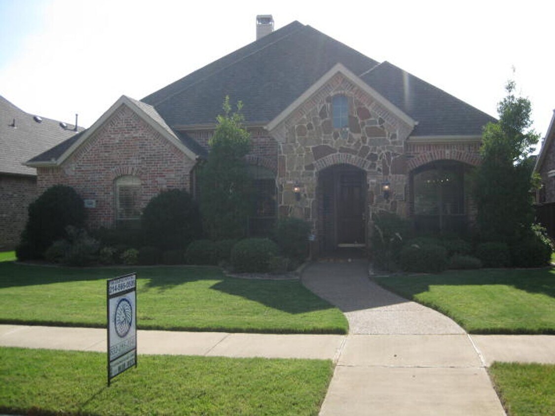 Primary Photo - Luxury Home in Master Planned Castle Hills...