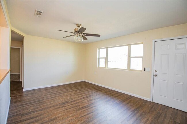 Foto del edificio - 2275 E Emma Ave