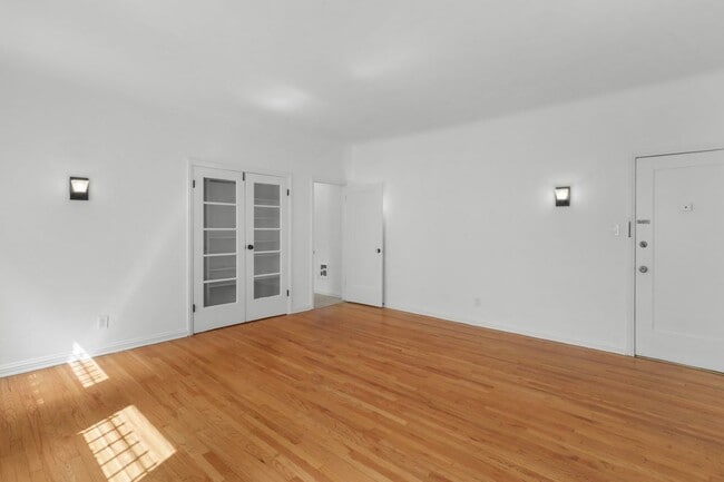 Building Photo - 6282 Commodore Sloat Dr