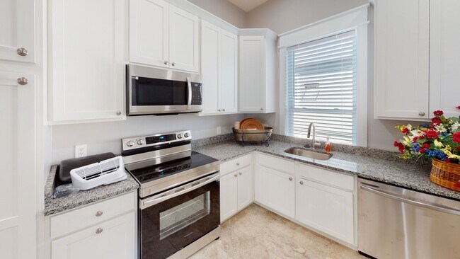 Foto del edificio - $1545 per Bedroom |6BR in Fort Sanders | W...