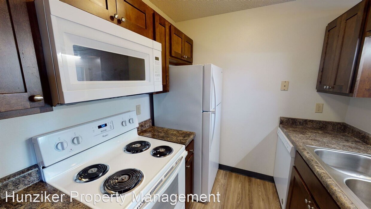 Building Photo - 1 br, 1 bath Apartment - 2300 Mortensen 23...