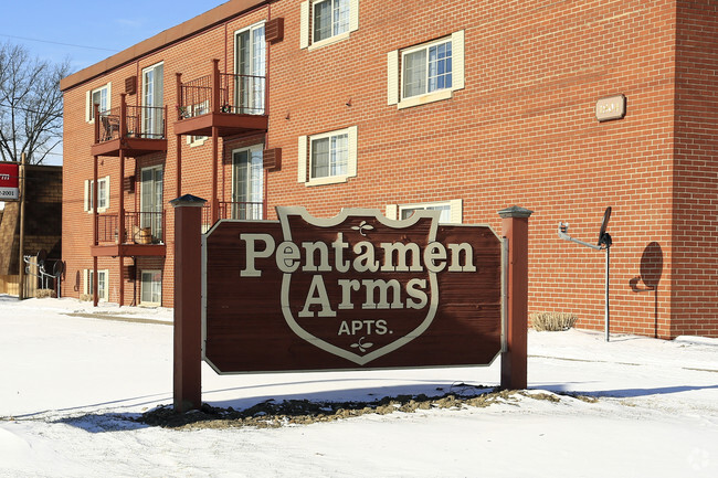 Building Photo - Pentamen Arms