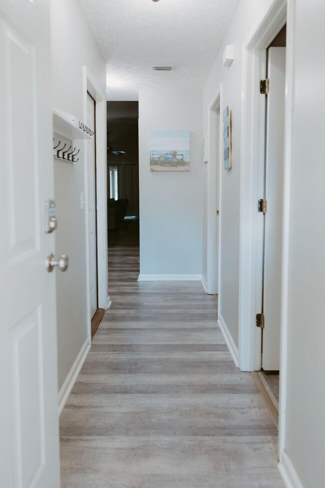 Building Photo - 11808 Cabana Ct