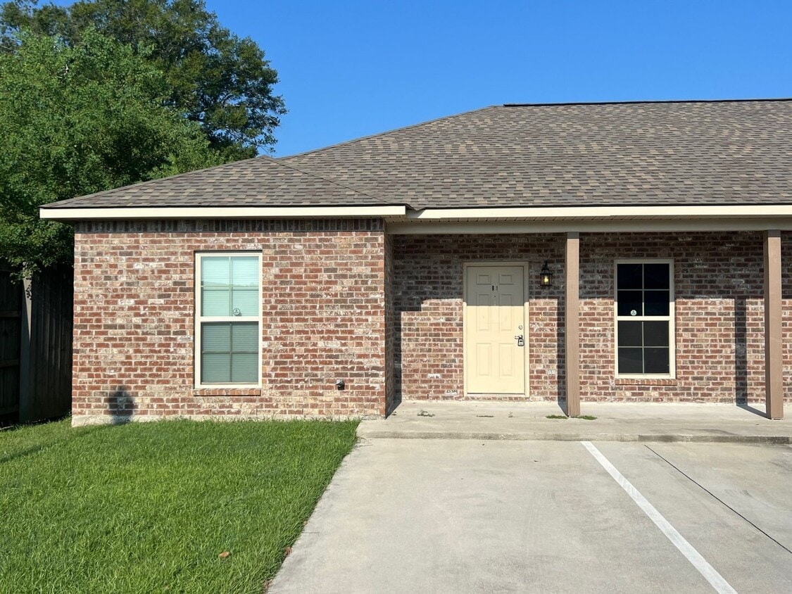 Primary Photo - Vincent Road Townhomes