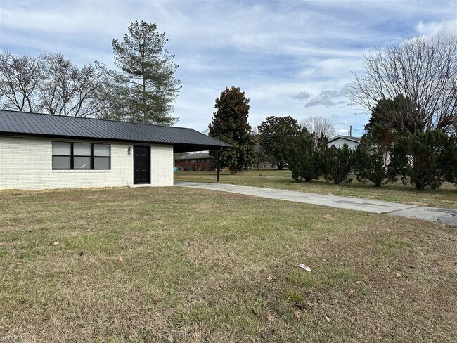Foto del edificio - 2 br, 1 bath Duplex - 1294 Old Newport Hig...