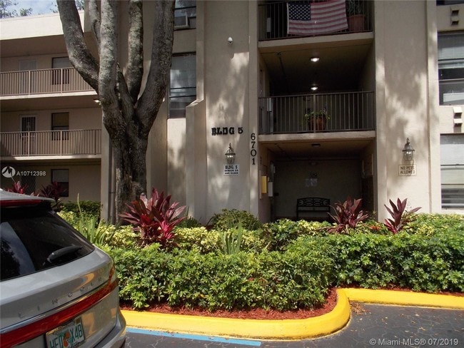 Building Photo - 6701 N University Dr