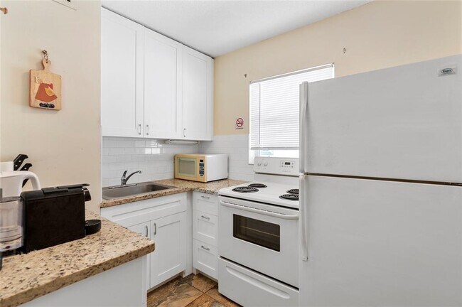 Foto del edificio - 3225 NE 16th St