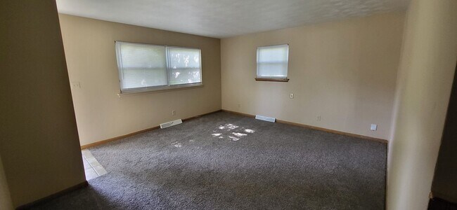 Foto del edificio - 3 Bedroom home in Southeast Springfield fo...