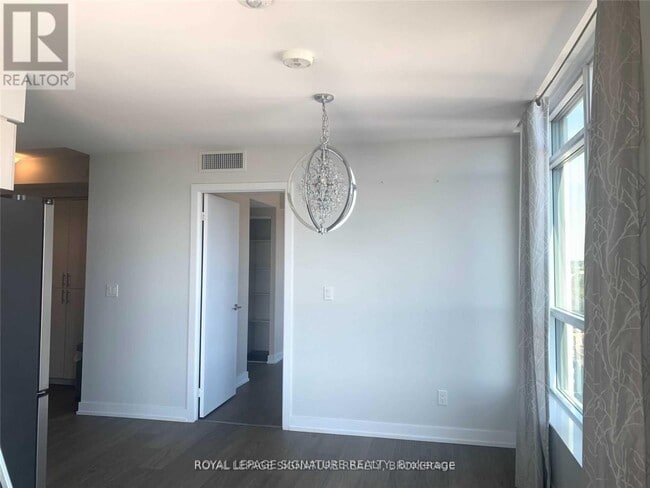 Photo du bâtiment - 8 Trent Ave