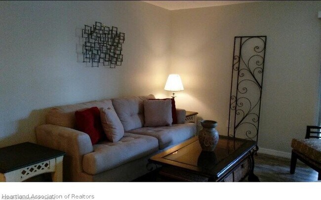 Foto del edificio - 4703 Vilabella Dr