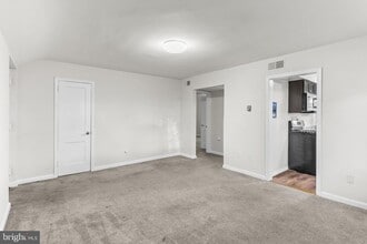 Building Photo - 1404 12th St N
