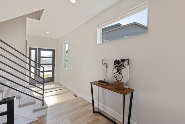 Building Photo - 934 Lincoln Way