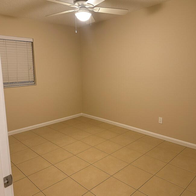 Dormitorio 1 - 5626 Struthers Ct