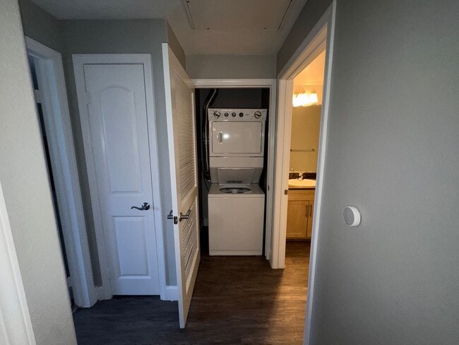 Interior Photo - Stadium House Apartments
