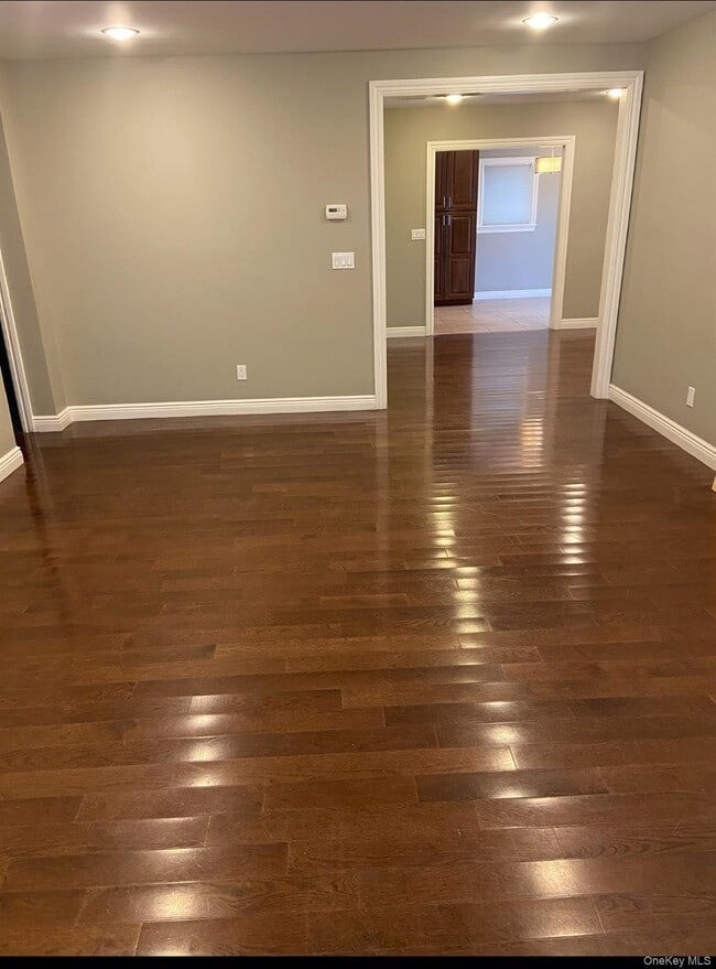 Foto del edificio - 510 Longacre Ave