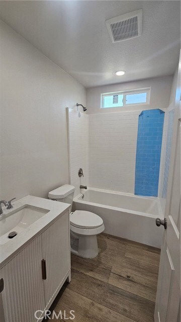 Foto del edificio - 1166 N 7th St