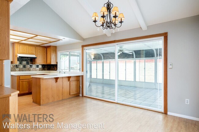 Building Photo - 4 br, 2 bath House - 337 Spruce Street