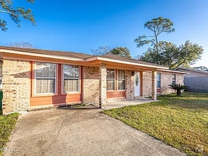Building Photo - 5117 Potomac Dr