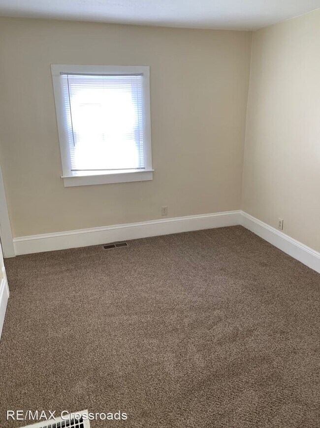 Building Photo - 2 br, 1 bath House - 211 17th