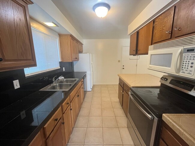 Foto del edificio - 1523 Wallis Ave