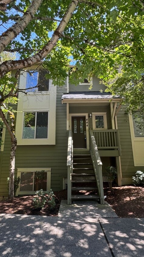 Primary Photo - 3bd/3ba Issaquah Townhouse