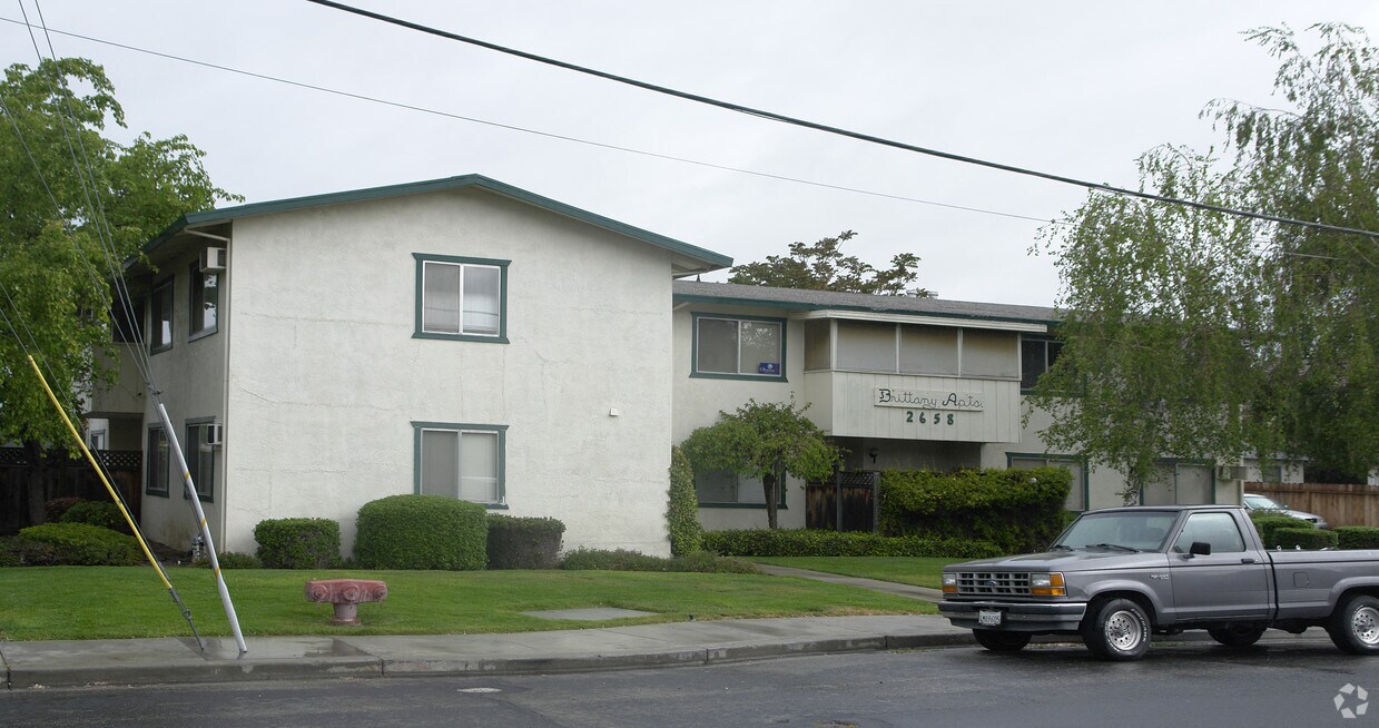 Foto del edificio - Brittany Apartments