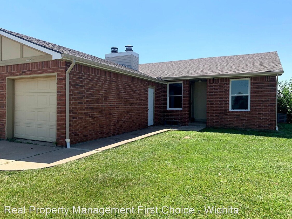 2 br, 1 bath House 1451 S Todd Pl Ct House Rental in Wichita, KS