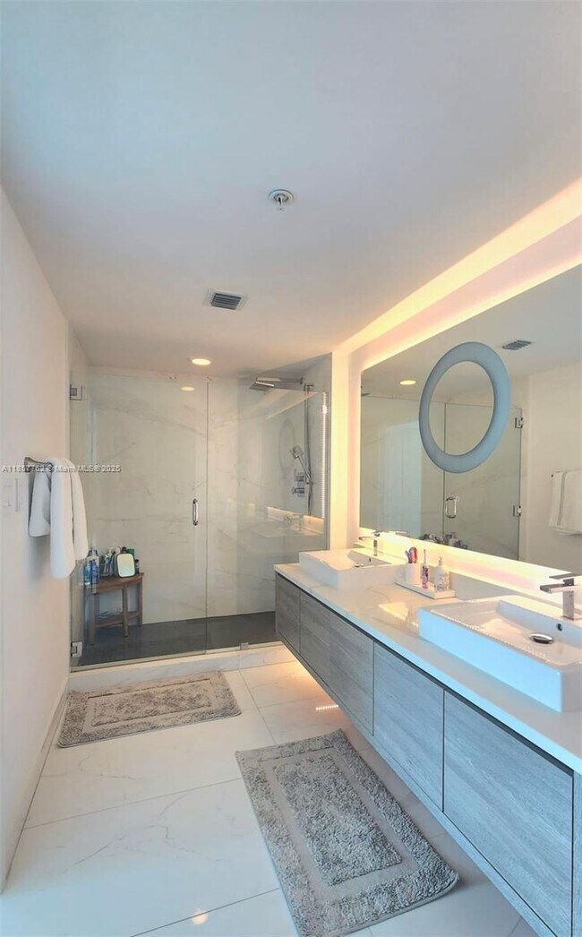 Building Photo - 400 Sunny Isles Blvd