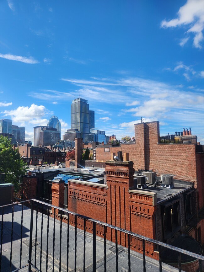 Foto del edificio - 328 Dartmouth St