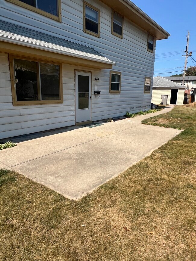 Patio area - 4724 N 88th Ct