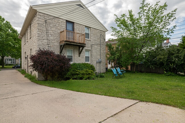 Building Photo - 5064 N Bay Ridge Ave