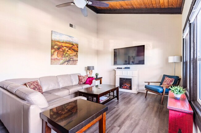 Foto del edificio - 2305 Trailside Dr