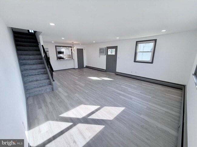Building Photo - 1612 Tremont Ave