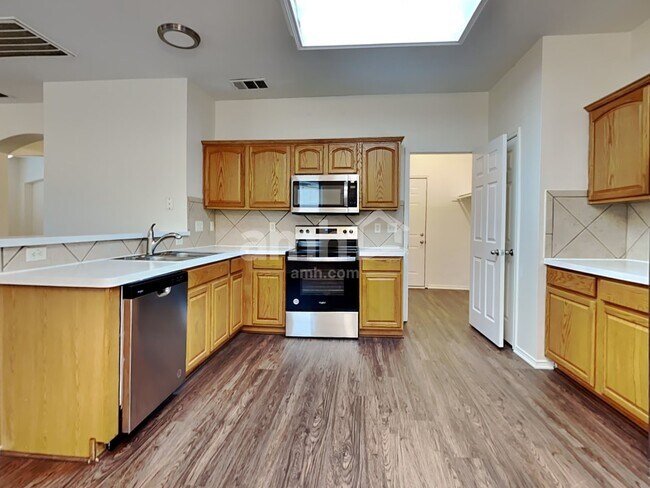 Foto del edificio - 10005 Chadbourne Rd